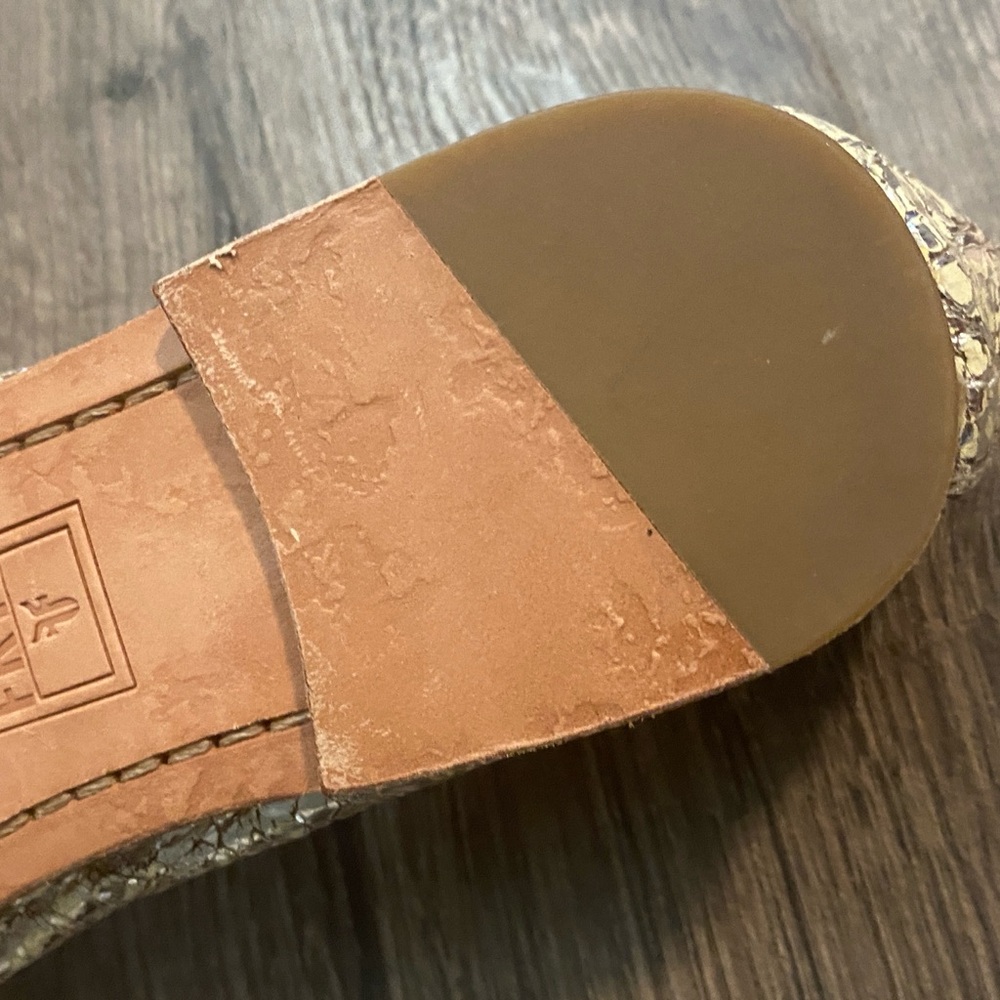 Frye - Carson Crackle Metallic Ballet Flats - 7M - Picture 10 of 11